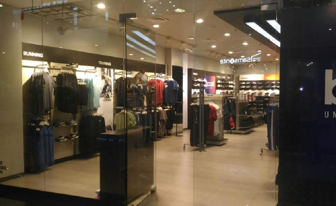 Adidas, Viviana Mall, Mumbai